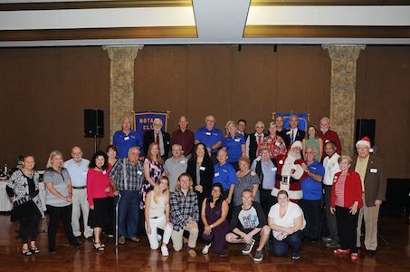 2017 Rotary Kids at Risk Holiday Party - Group photo